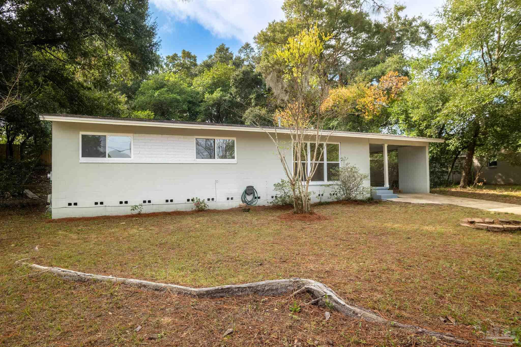 Property Photo:  719 Valley Dr  FL 32503 