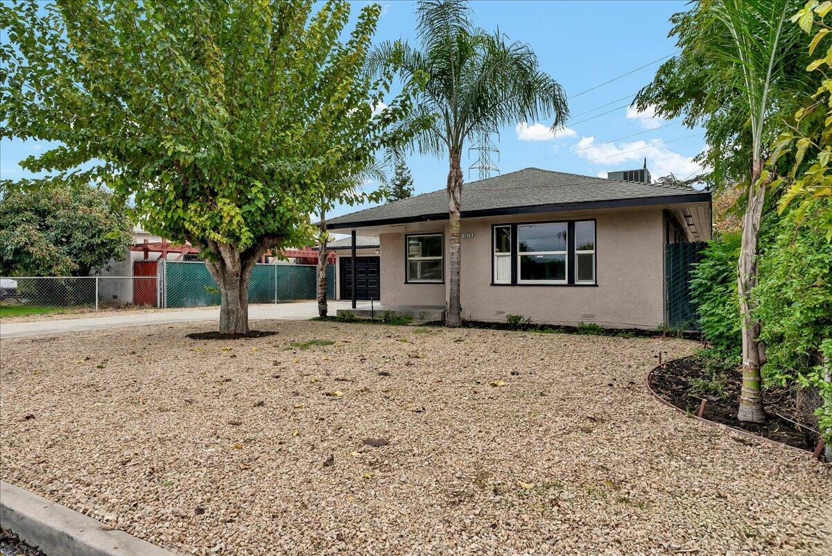 Property Photo:  5078 E Olive Avenue  CA 93727 