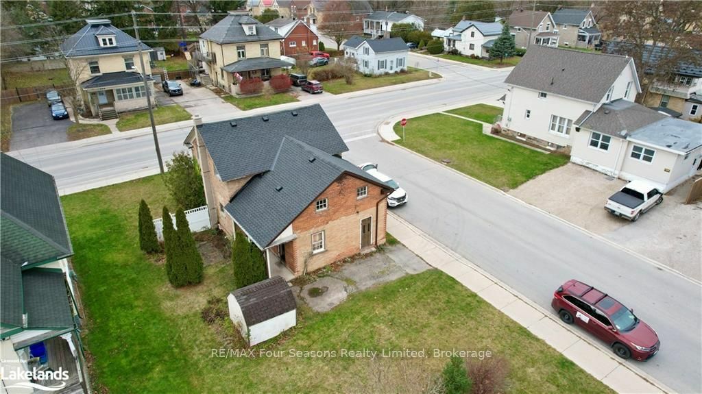 Property Photo:  563 7th Ave  ON N4N 2J8 