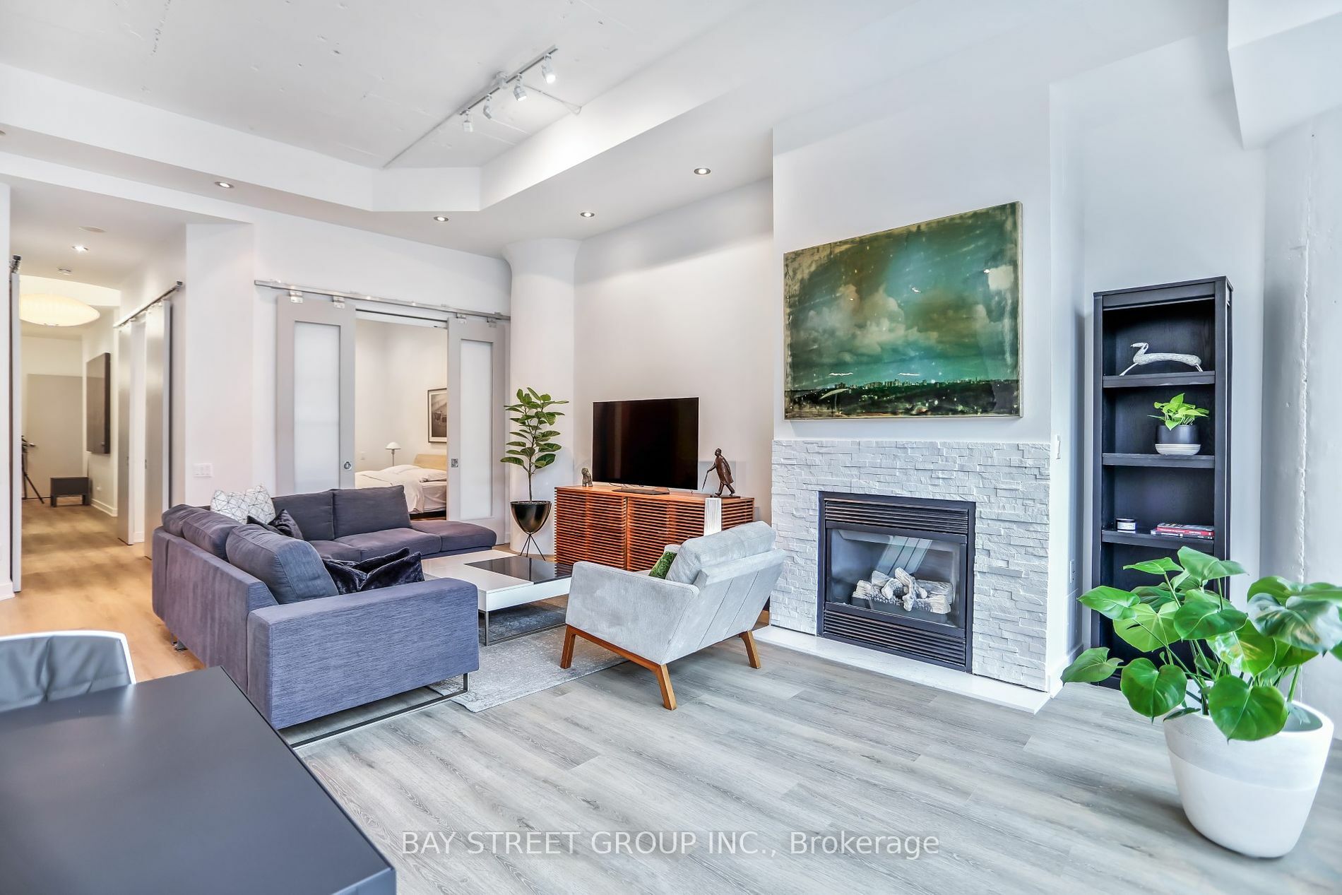 Property Photo:  155 Dalhousie St 412  ON M5B 2P7 