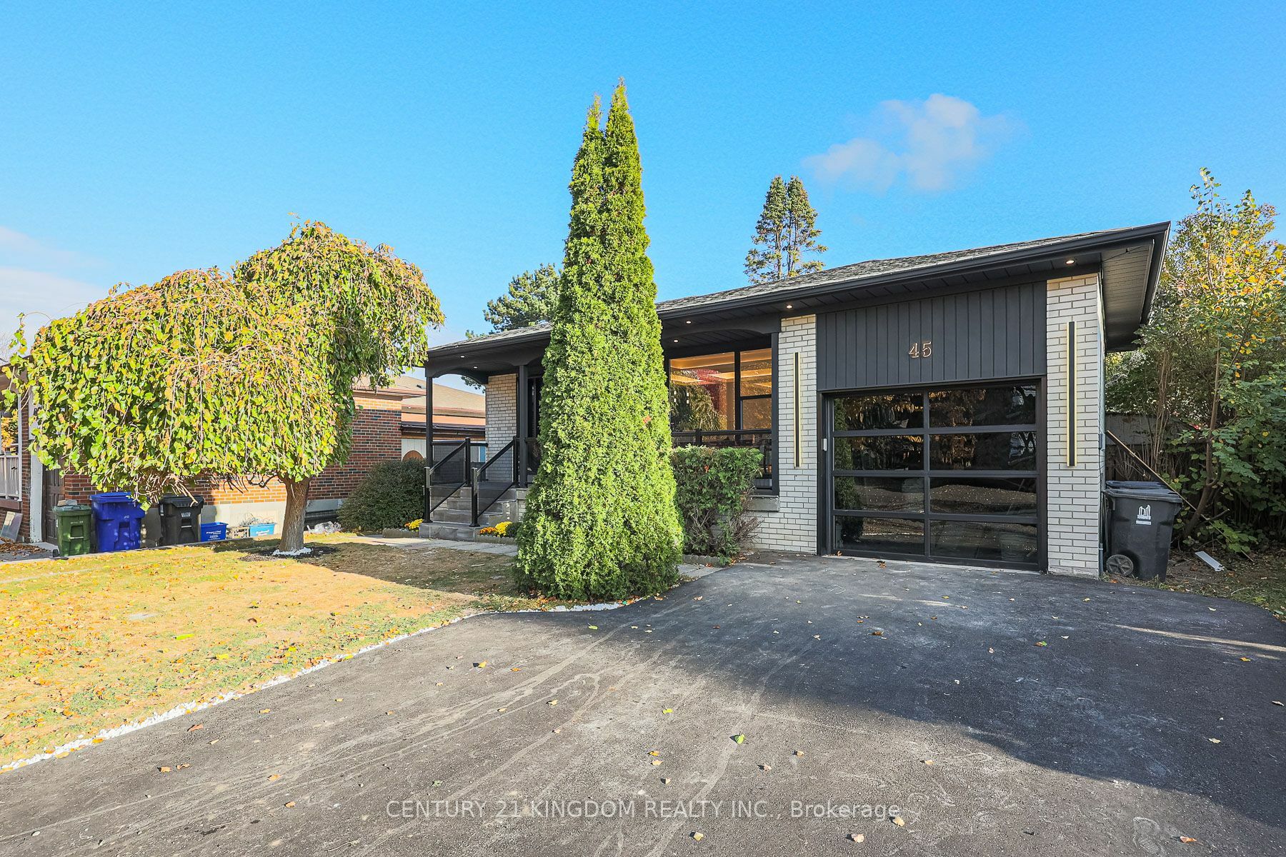 Property Photo:  45 Pegasus Tr  ON M1G 3N6 