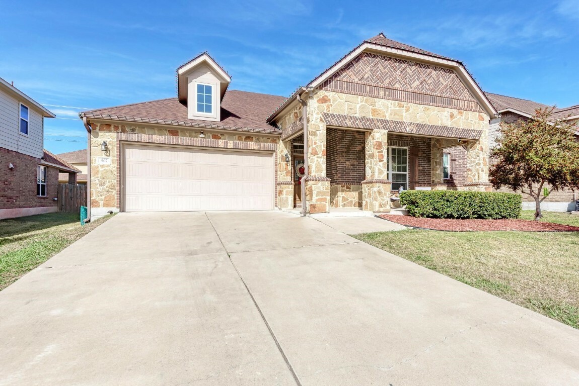 Property Photo:  807 Cathedral Court  TX 76548 