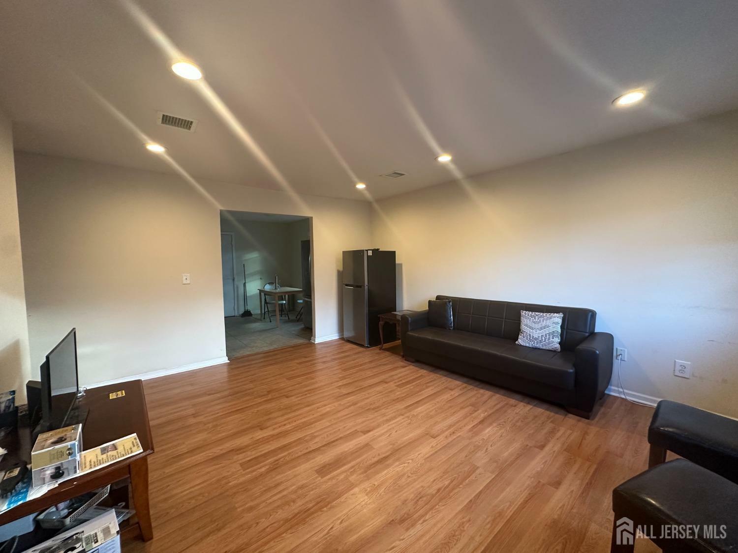 Property Photo:  78 Wood Avenue  NJ 08830 