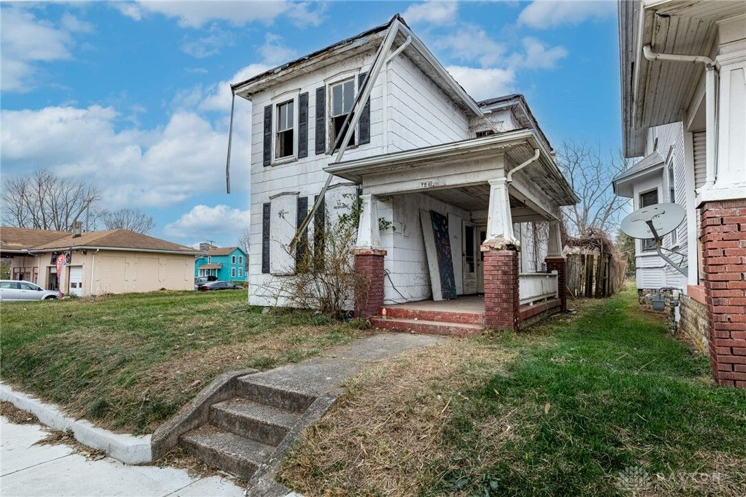 Property Photo: 726 W North Street OH 45504
