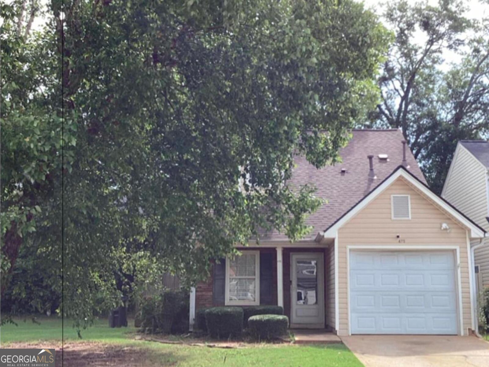 Property Photo: 475 Lakeside Circle GA 30016