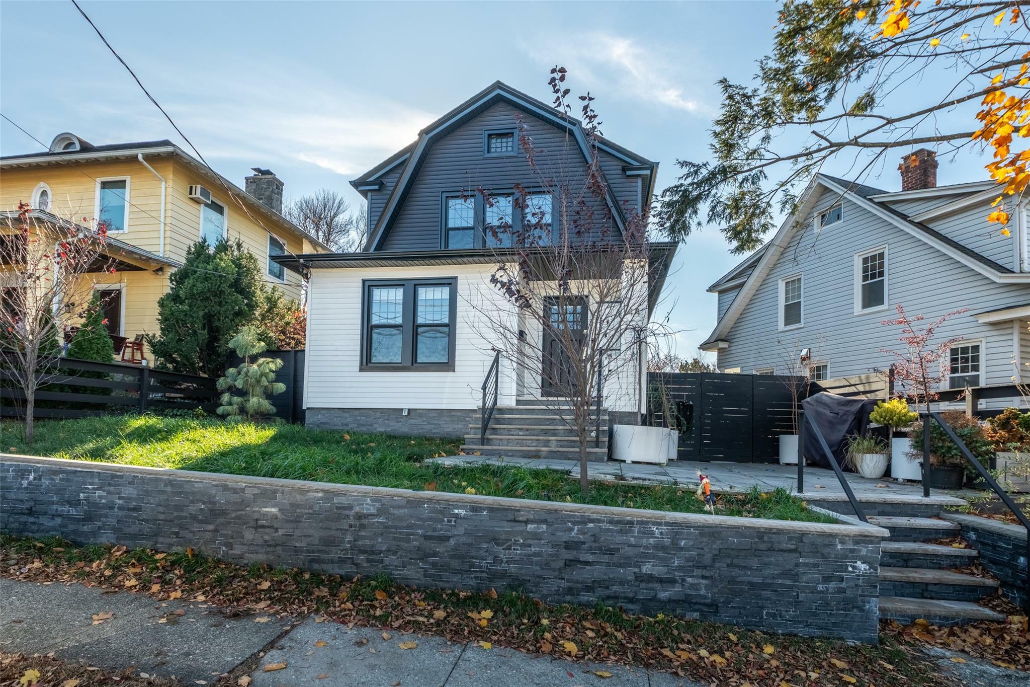 Property Photo:  44 Ashford Avenue  NY 10522 