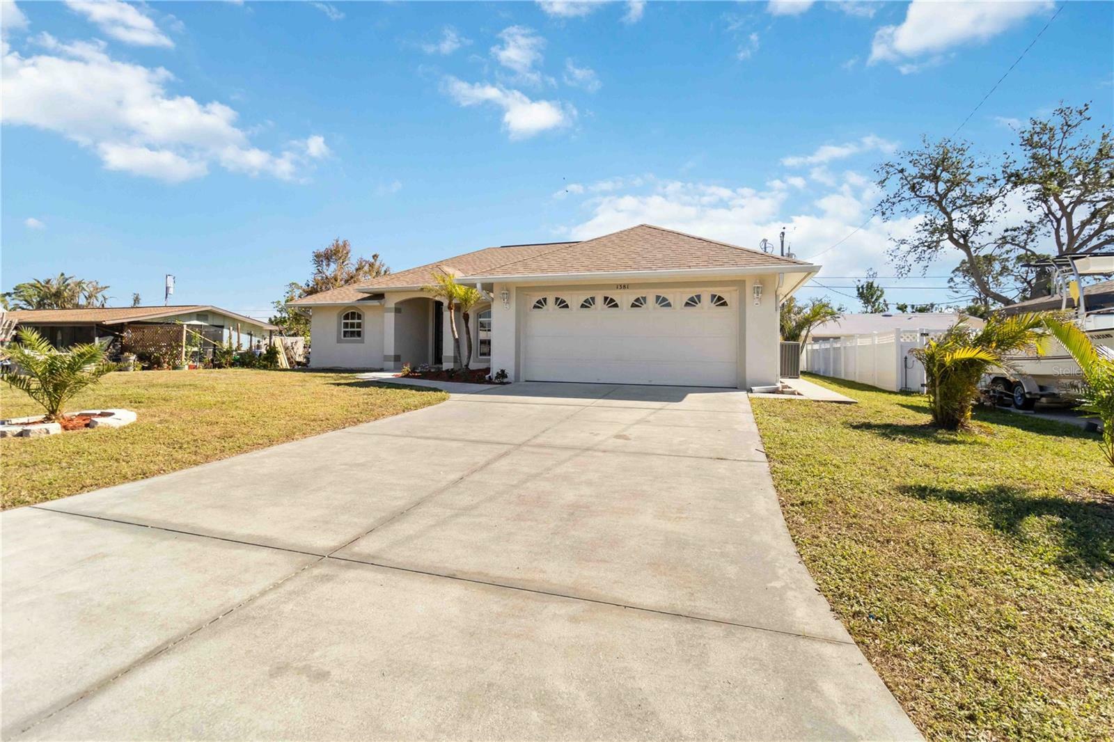 Property Photo:  1381 Nantucket Road  FL 34293 