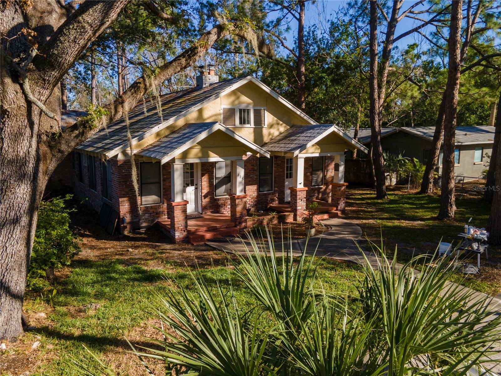 Property Photo: 223 Bath Street FL 34689