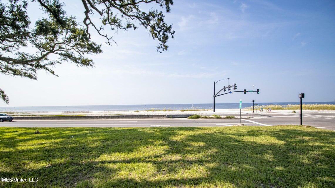 Property Photo:  534 E Beach Boulevard  MS 39507 