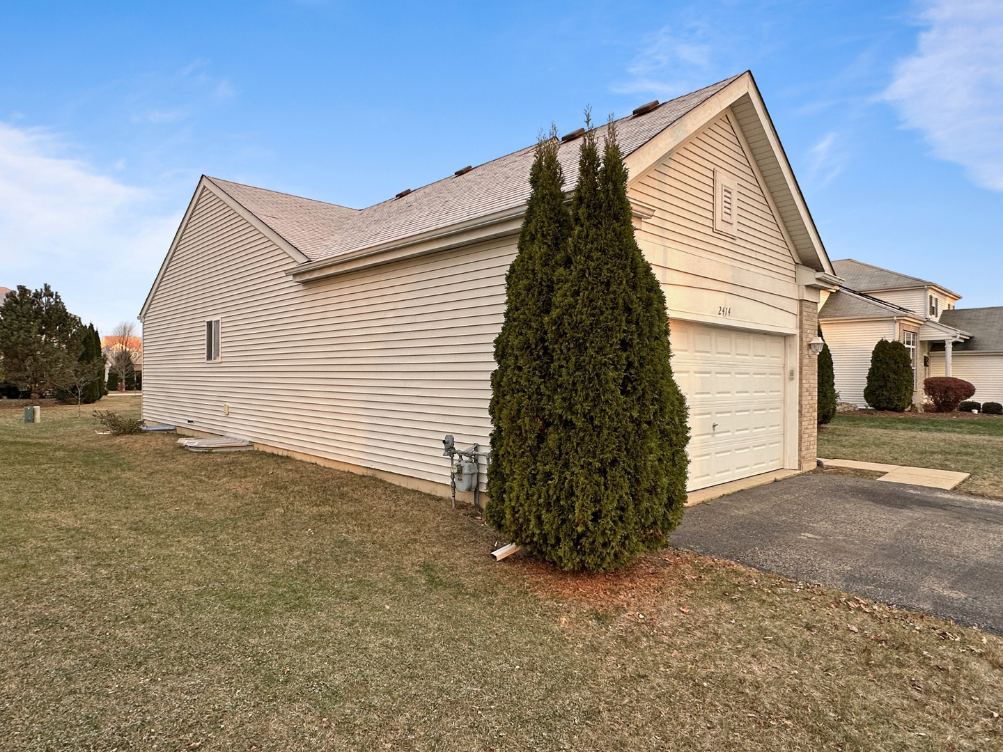 Property Photo:  2414 Luke Avenue  IL 60099 