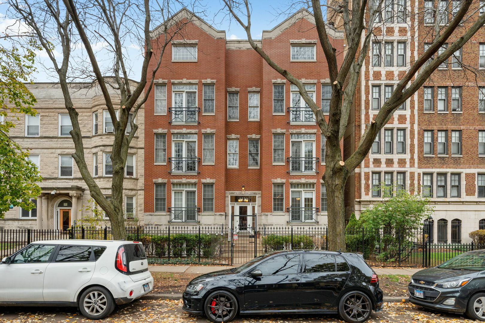4530 N Magnolia Avenue Gs  Chicago IL 60640 photo