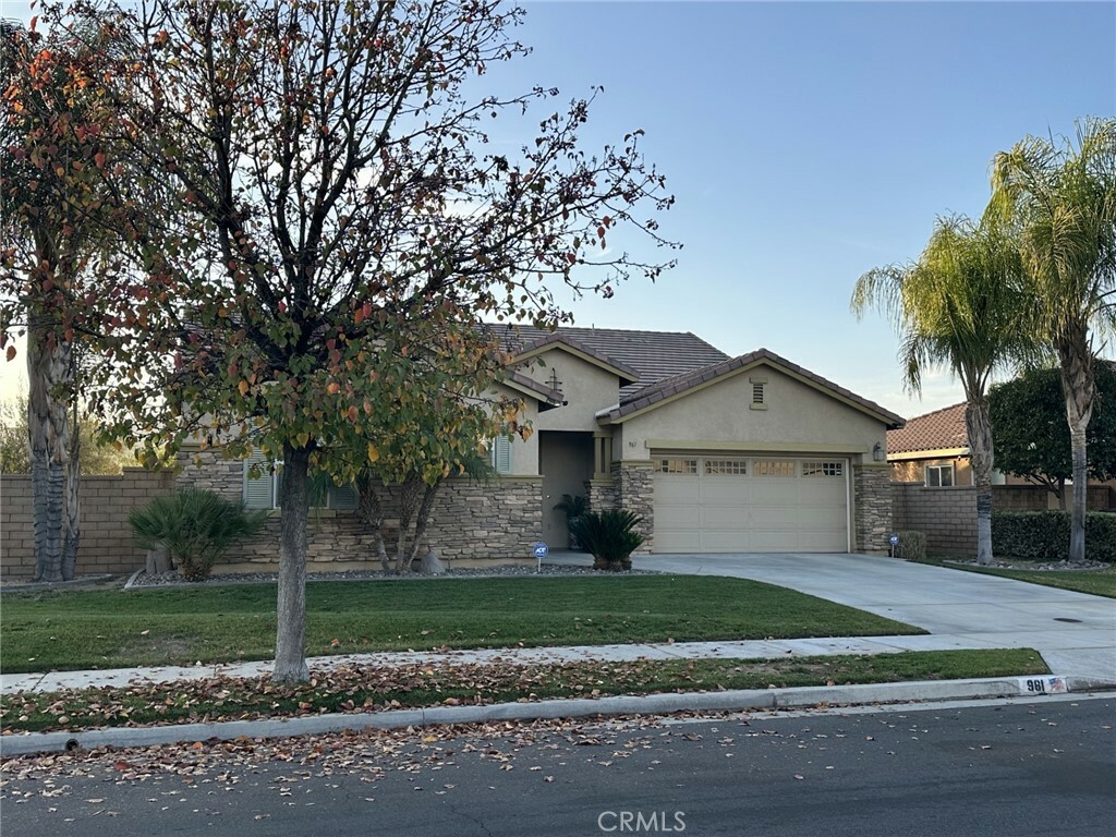 Property Photo:  961 Indiangrass Drive  CA 92545 