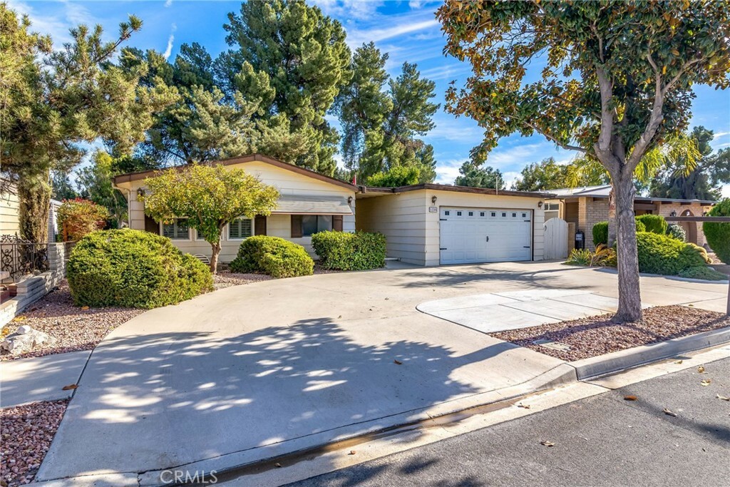 Property Photo:  1296 Brentwood Way  CA 92545 