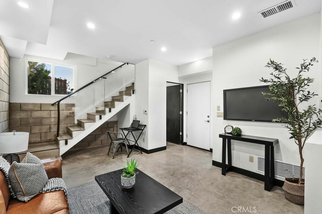 Property Photo:  1106 1106 1/2 Geraghty Avenue  CA 90063 