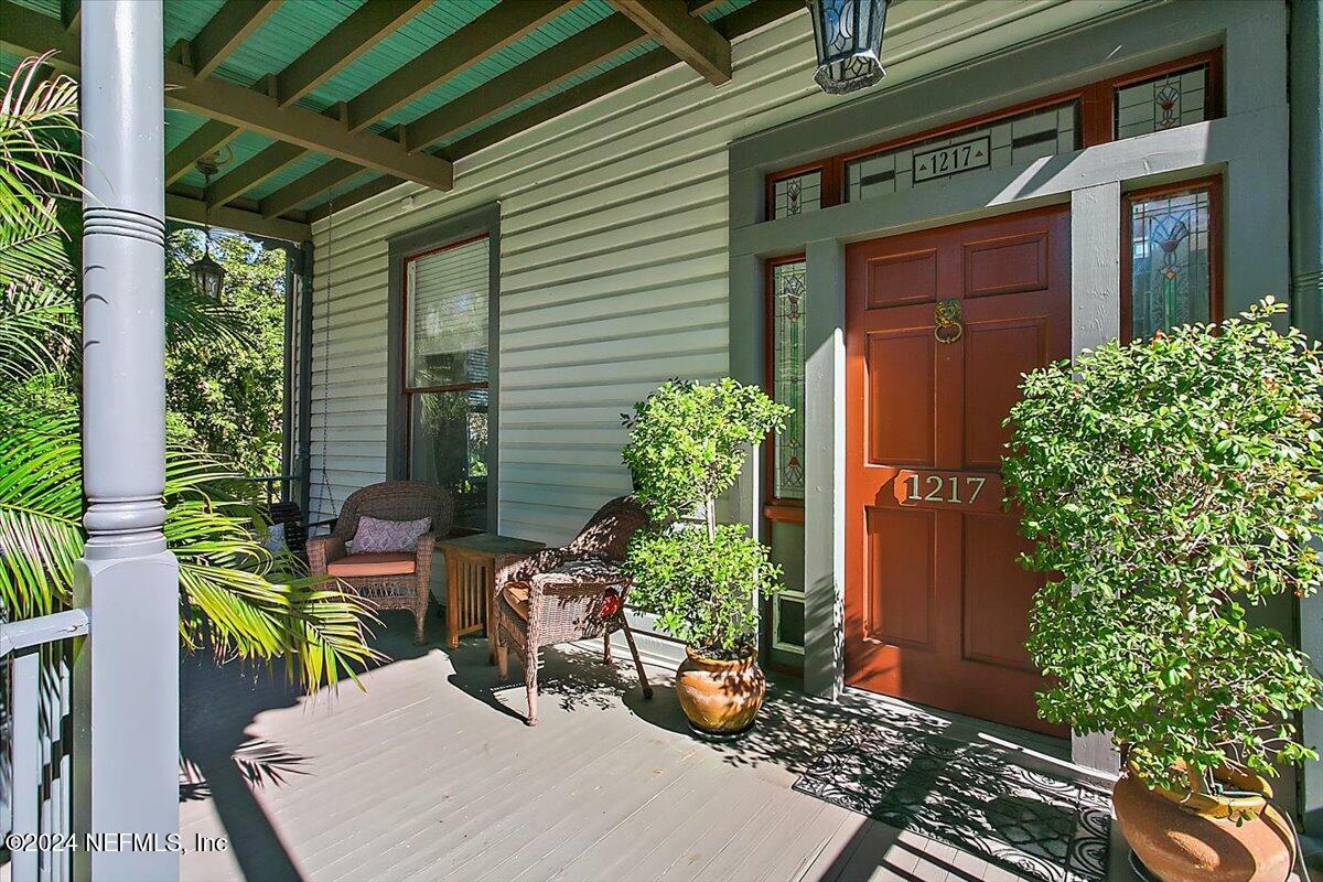 Property Photo:  1217 N Laura Street  FL 32206 