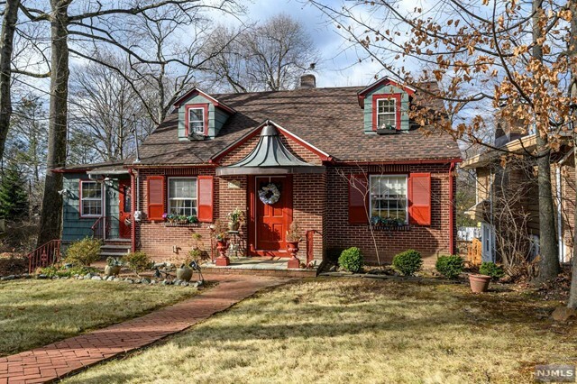 Property Photo:  43 Blackburne Terrace  NJ 07052 