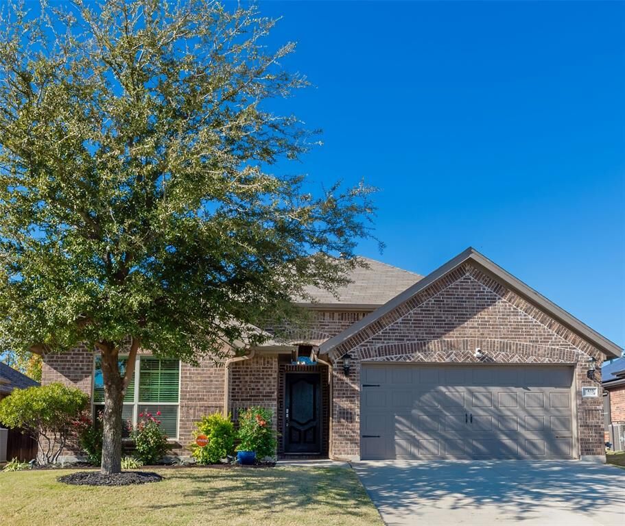 Property Photo:  7433 Errandale Drive  TX 76179 