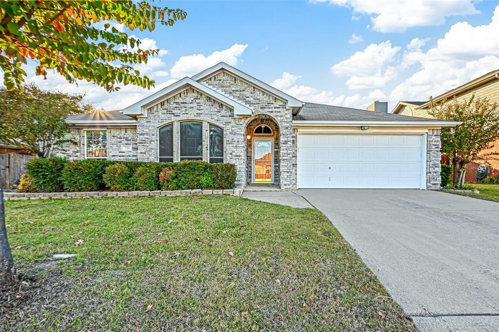 Property Photo:  729 Covent Garden Place  TX 76065 