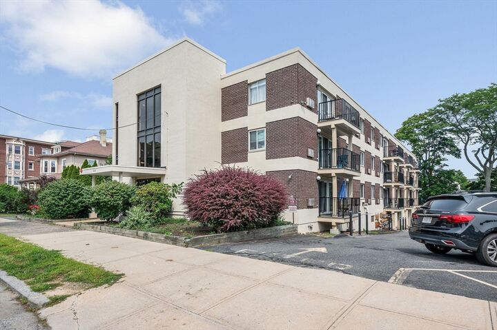 Property Photo: 245 Lafayette St 1E MA 01970