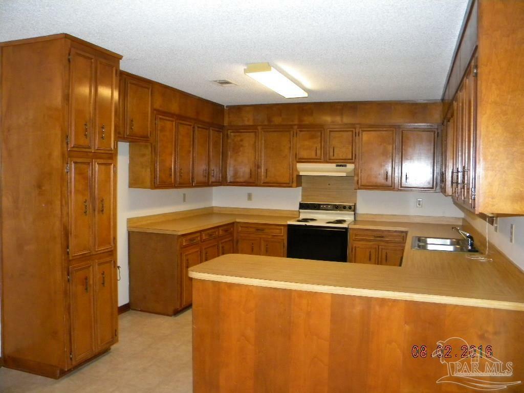 Property Photo:  2212 Cricket Ridge Dr  FL 32533 