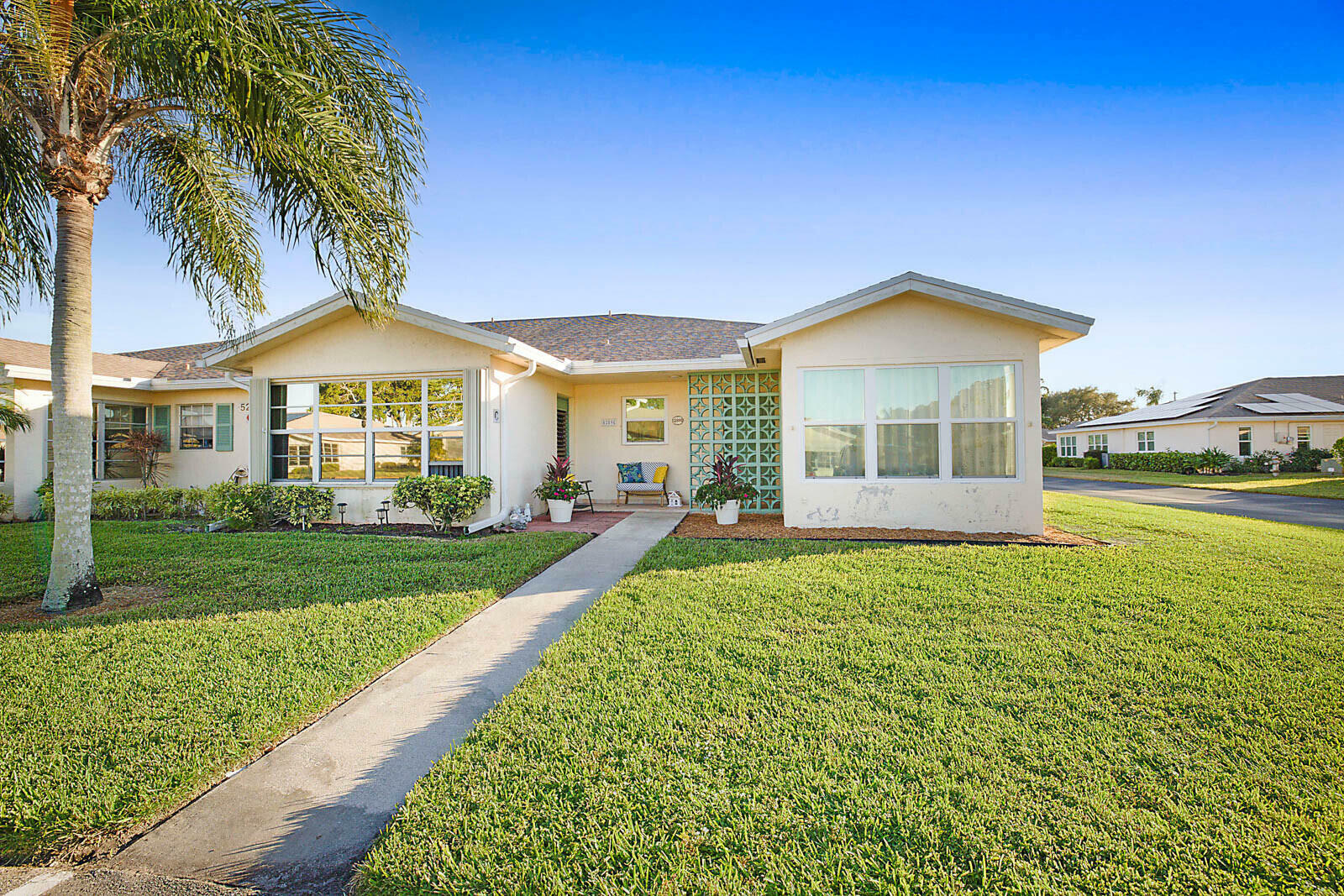 Property Photo:  5289 Lakefront Boulevard  FL 33484 