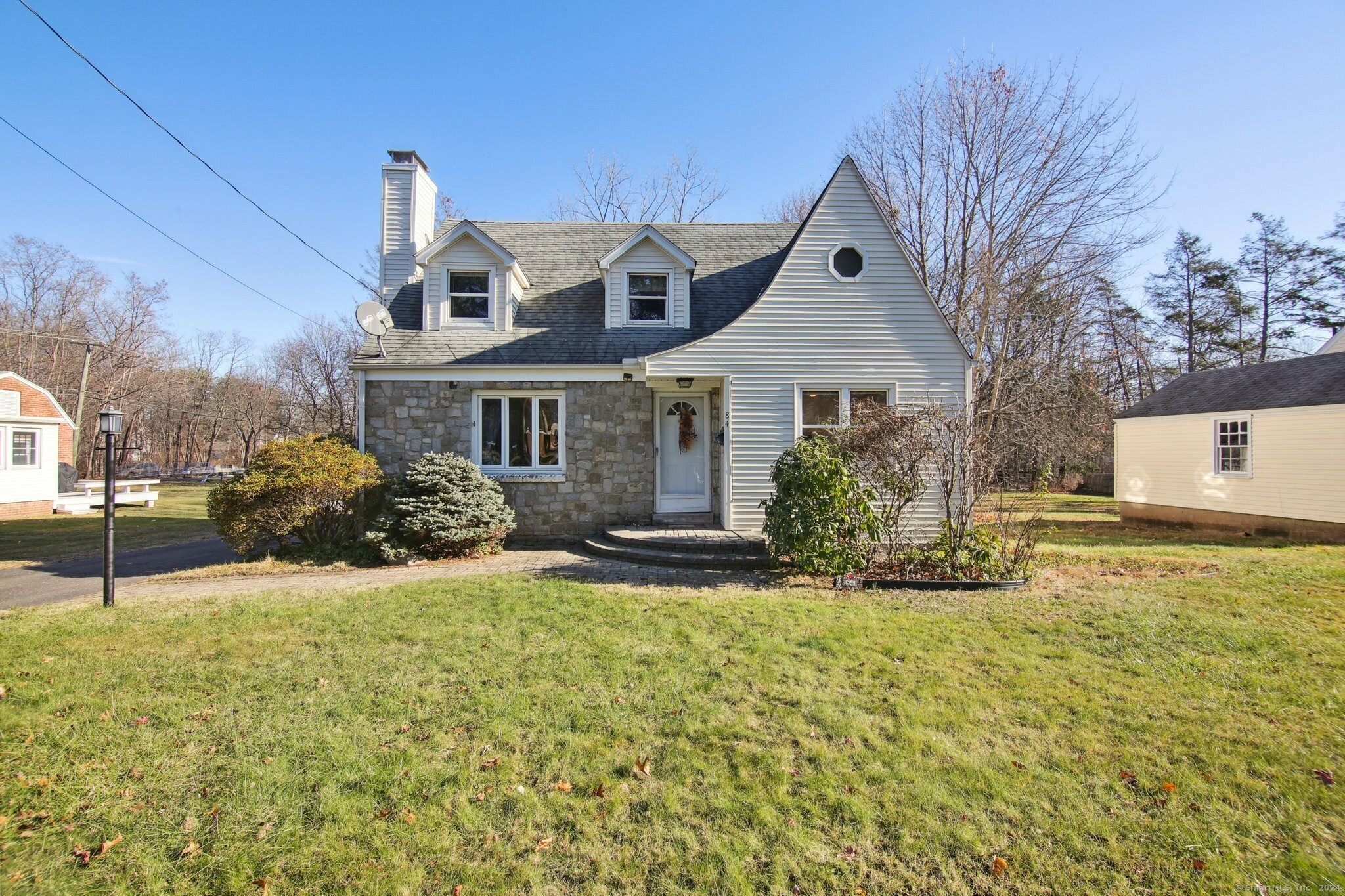 Property Photo:  84 Moreland Avenue  CT 06111 