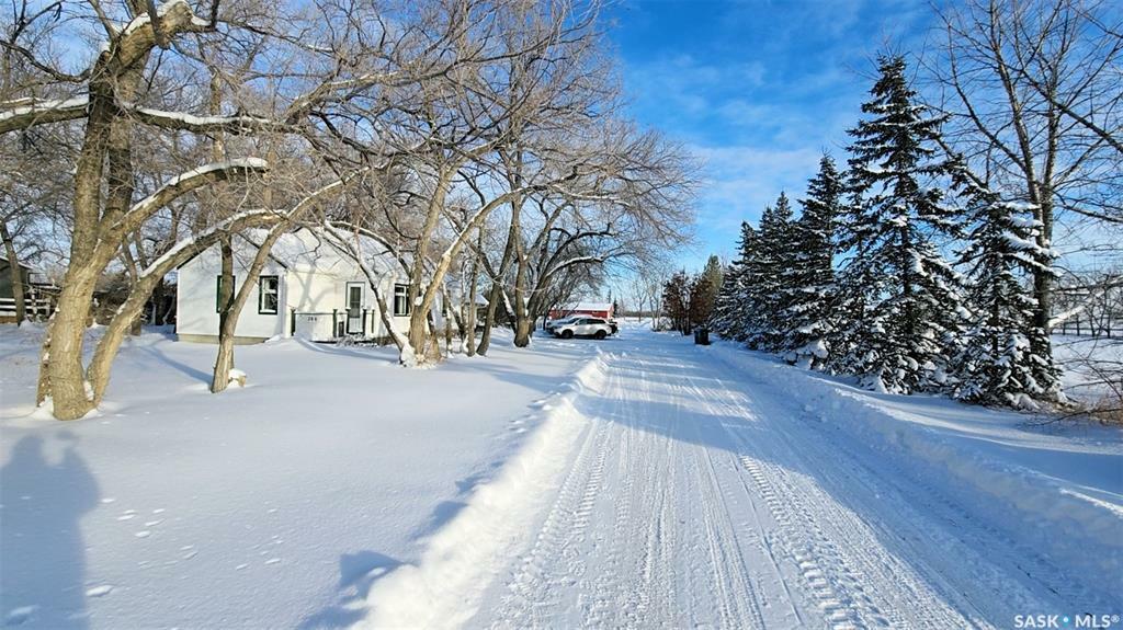 Property Photo:  206 1st Street S  SK S0K 1E0 