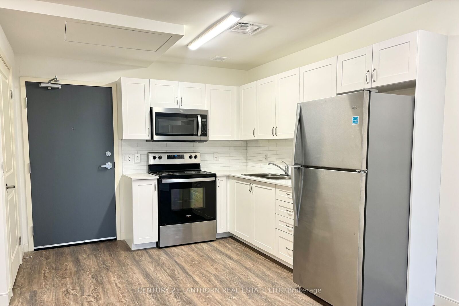 Photo de la propriété: 135 Station St S 509 ON K8N 2S9