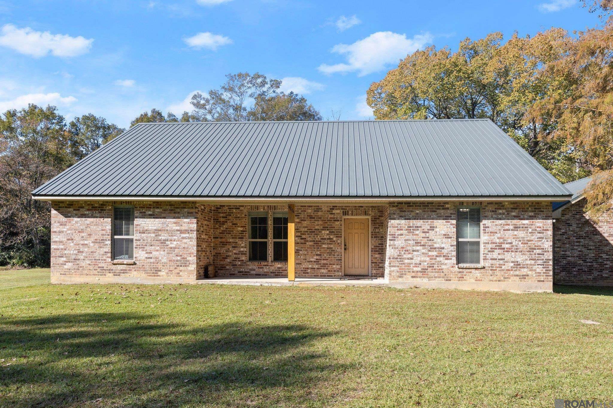 Property Photo: 14014 Denham Rd LA 70770