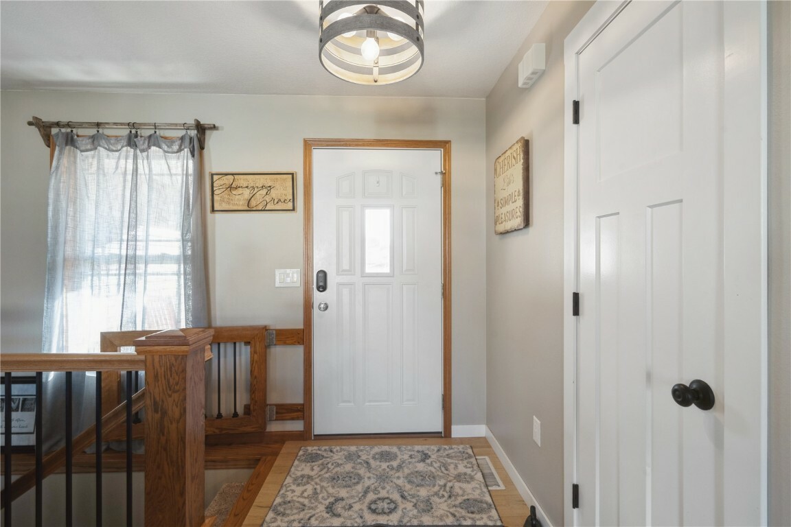 Property Photo:  201 N Hill Crest Circle  IA 52213 