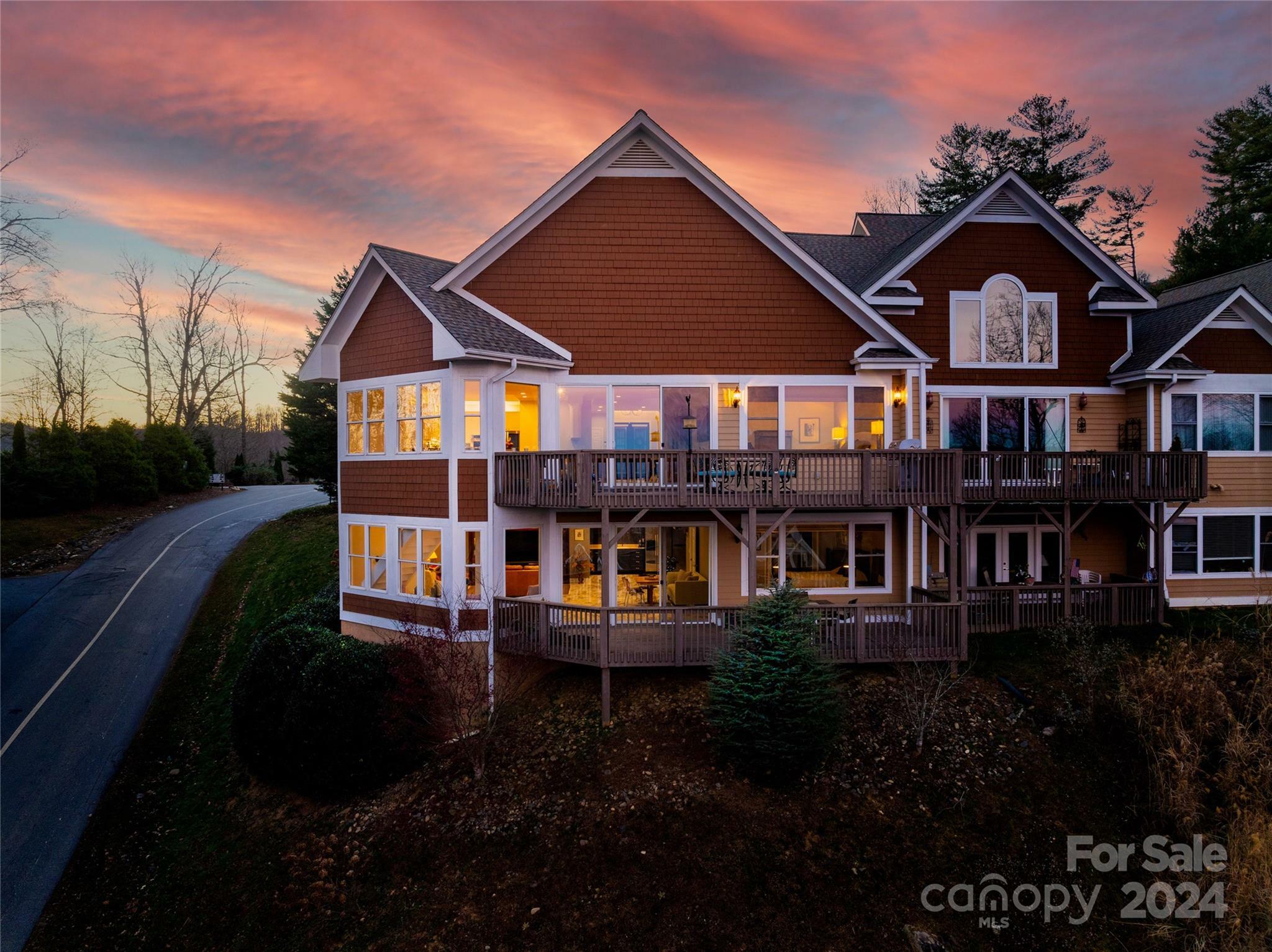 Property Photo:  10 N Mission Hills Court  NC 28759 