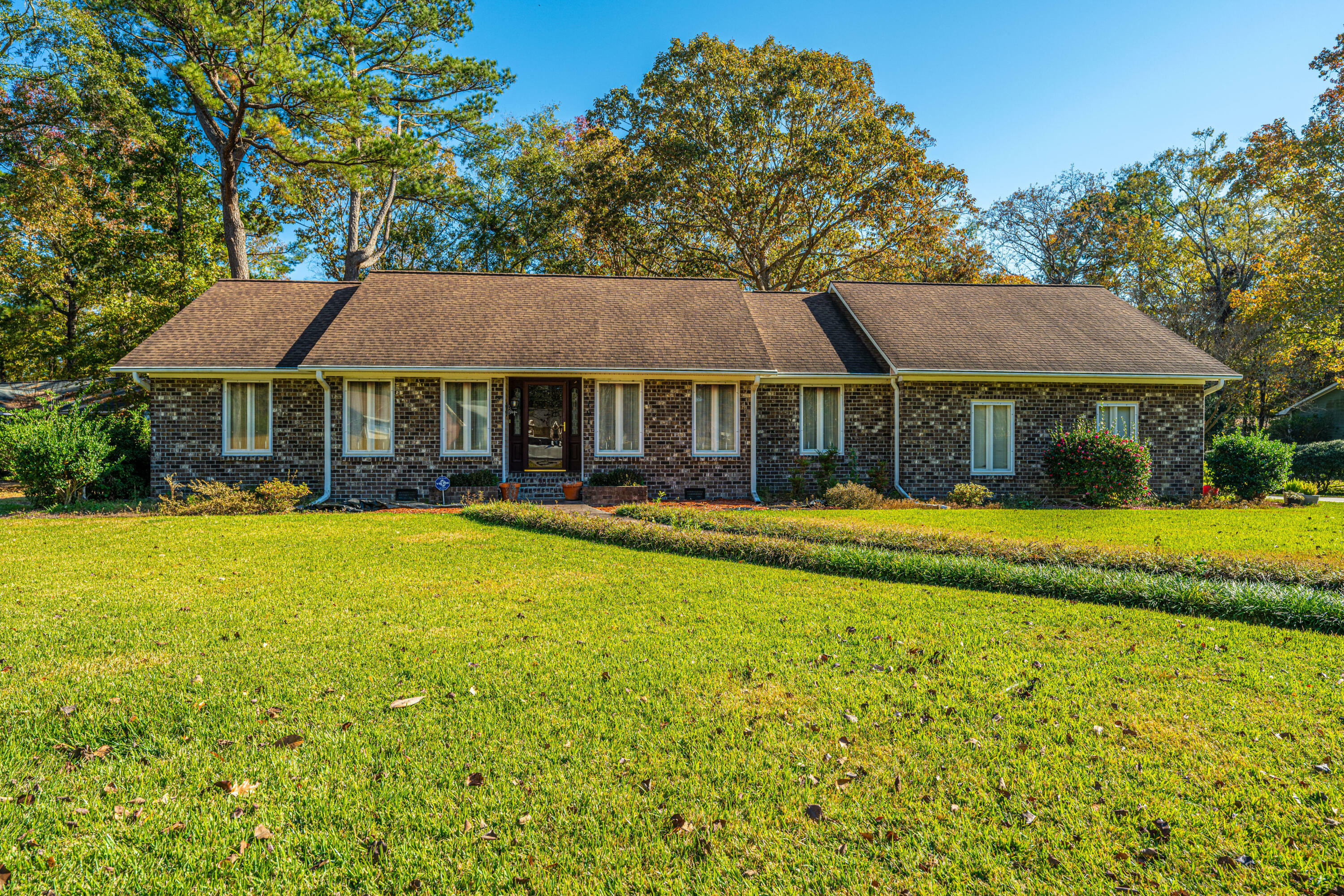 Property Photo:  101 Chessington Circle  SC 29485 