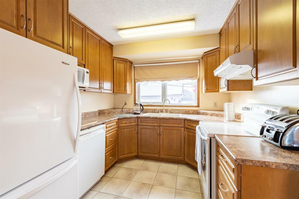 Property Photo:  726 Vaughan Avenue  MB R1A 2G3 