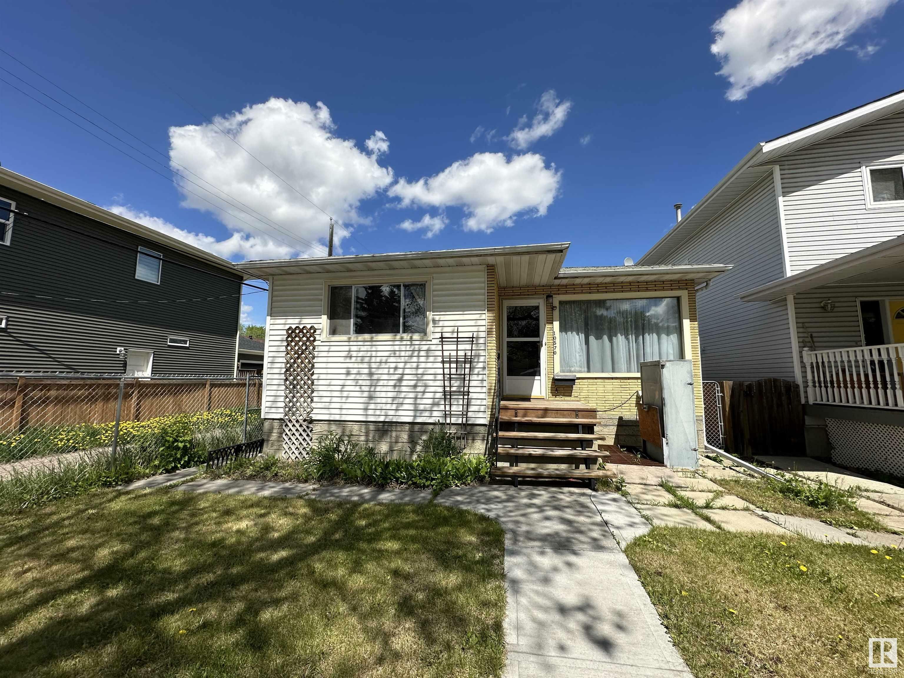 Property Photo:  10570 62 Avenue NW  AB T6H 1M4 