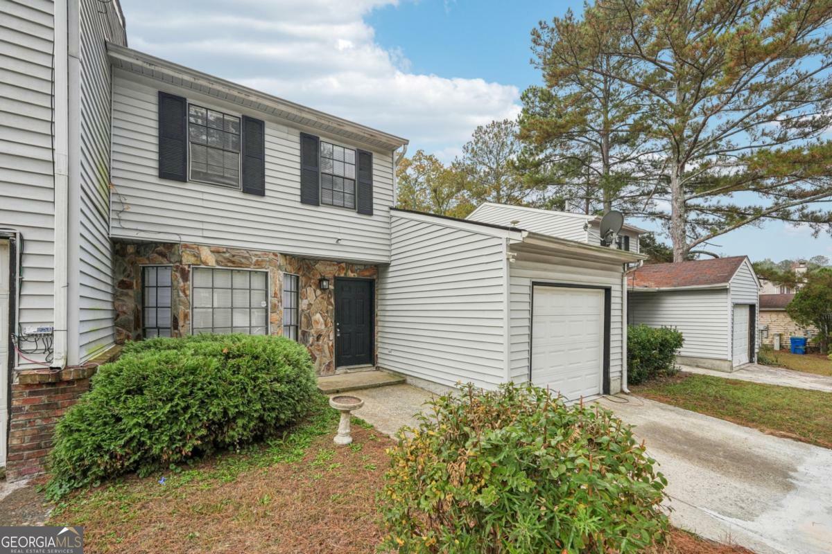 Property Photo:  703 Pine Tree Trail  GA 30349 