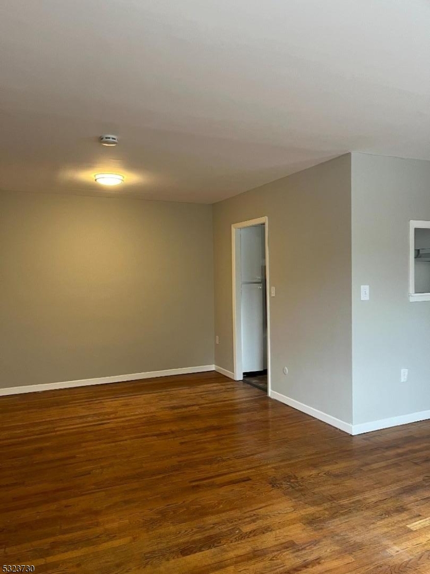 Property Photo:  354 S Orange Ave 2D  NJ 07079 