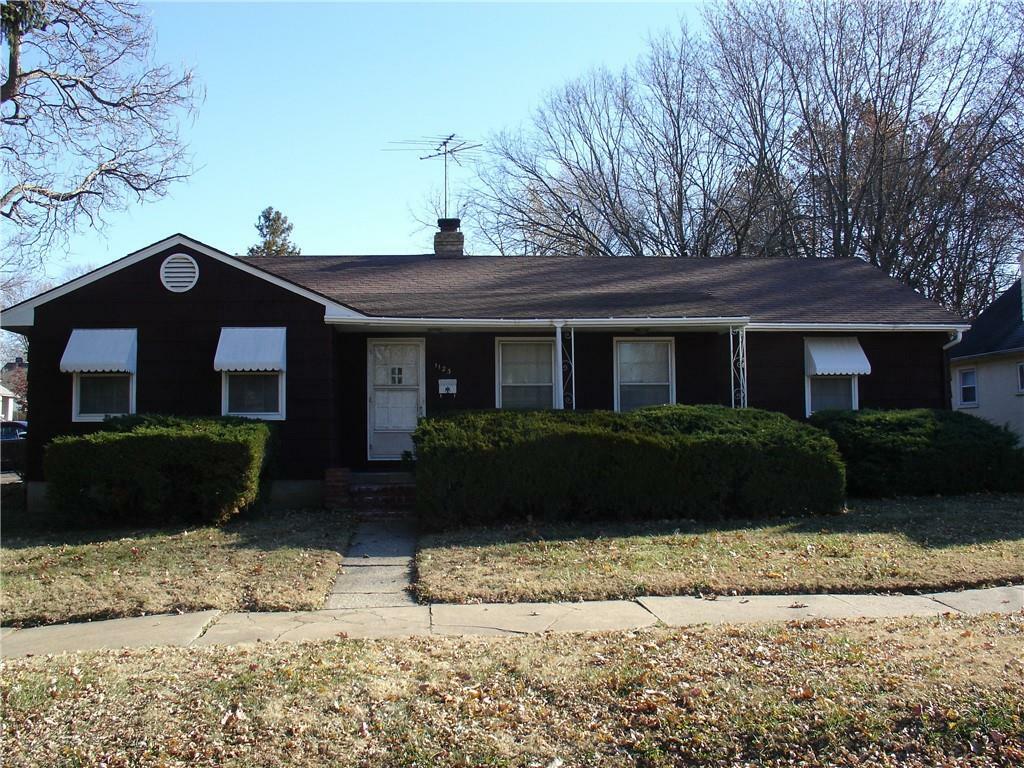 Property Photo: 1123 N Liberty Street MO 64050