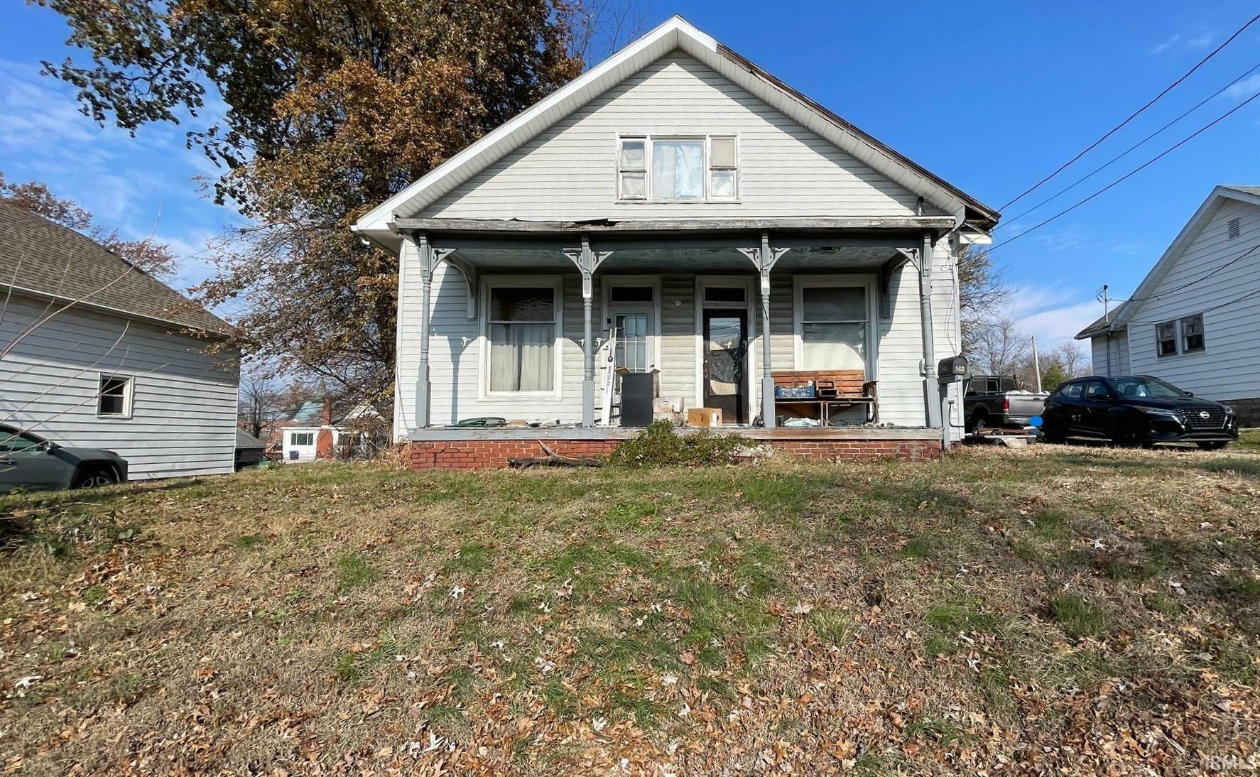 Property Photo:  512 E Locust Street  IN 47601-1845 