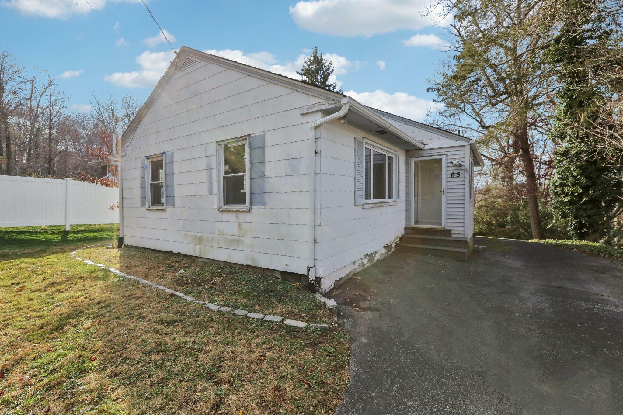 Property Photo:  65 S Hill  NY 10567 