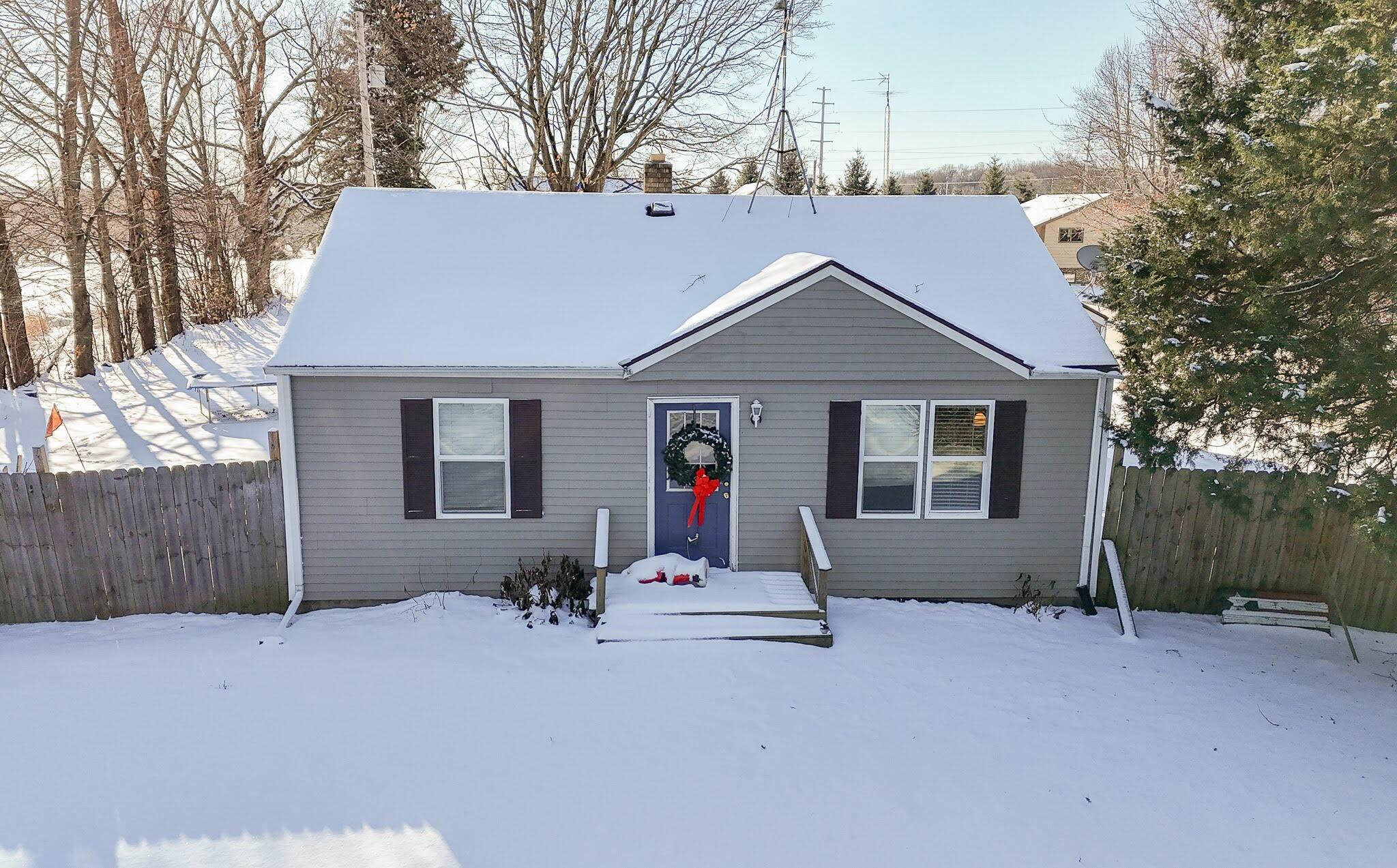 7076 Beaver Drive  Eau Claire MI 49111 photo