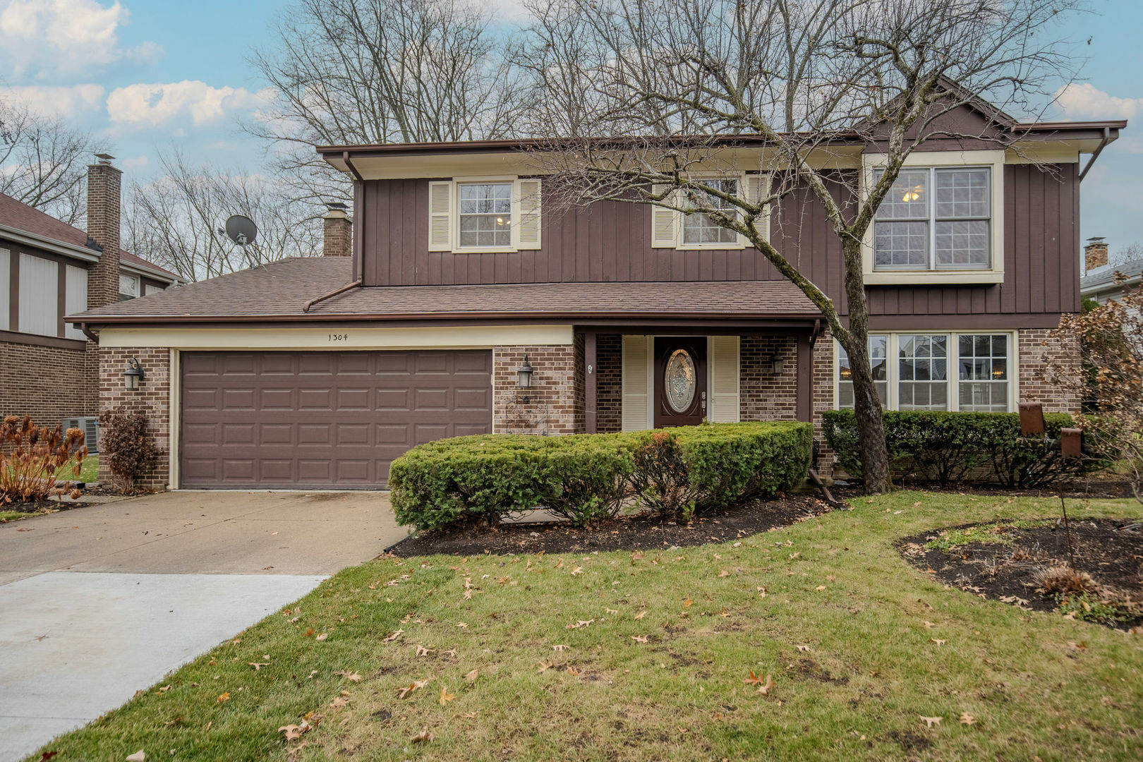 Property Photo:  1304 Southwind Drive  IL 60062 