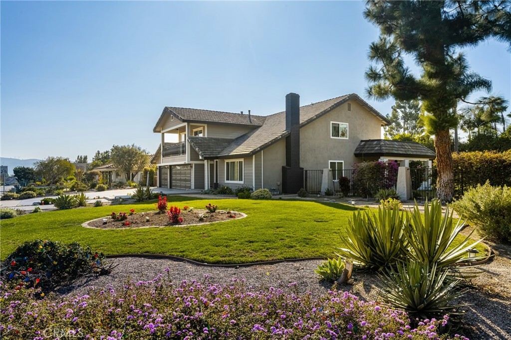 Property Photo:  6001 Foxfield Lane  CA 92886 