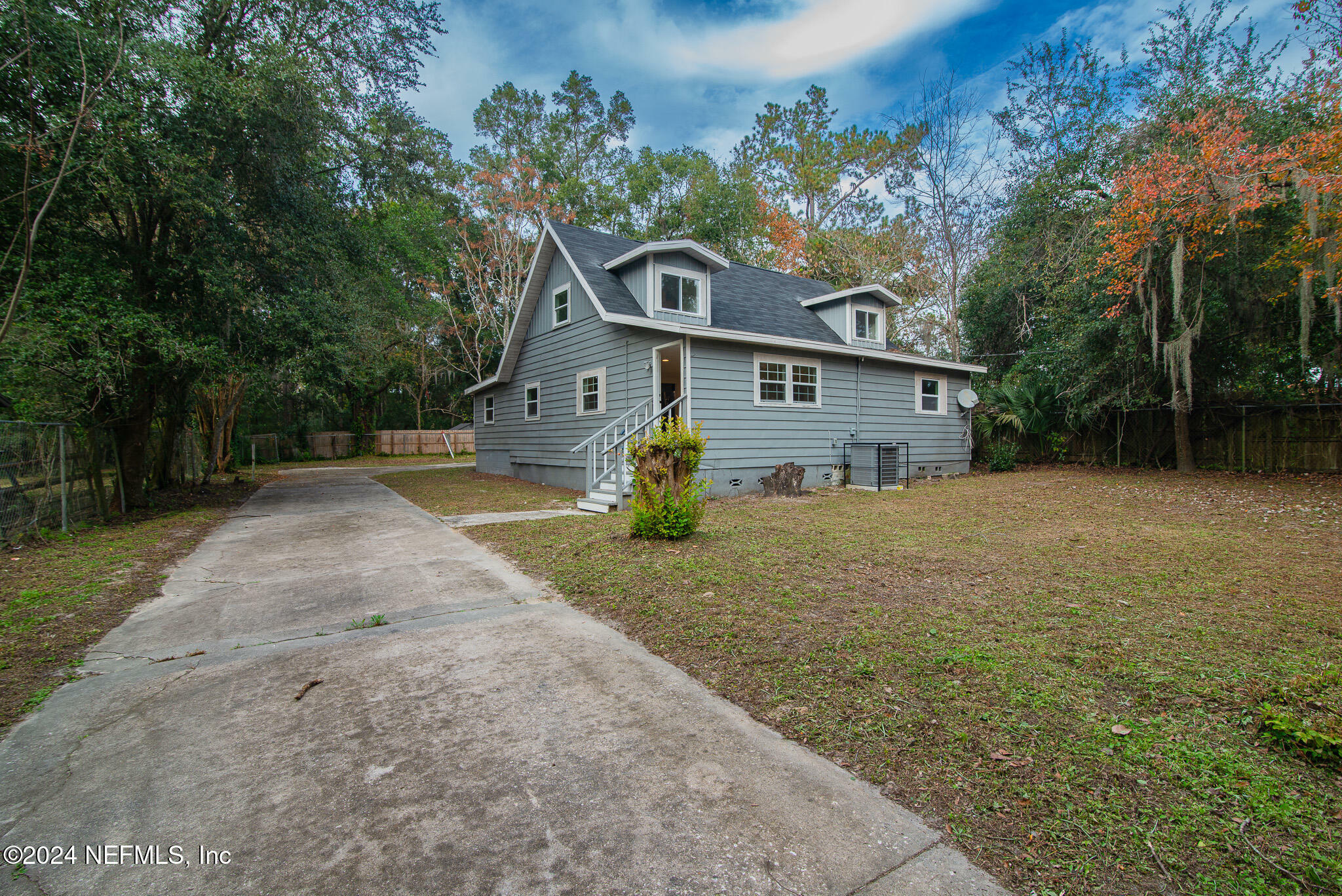 Property Photo:  2435 S Pine Estates Road  FL 32218 