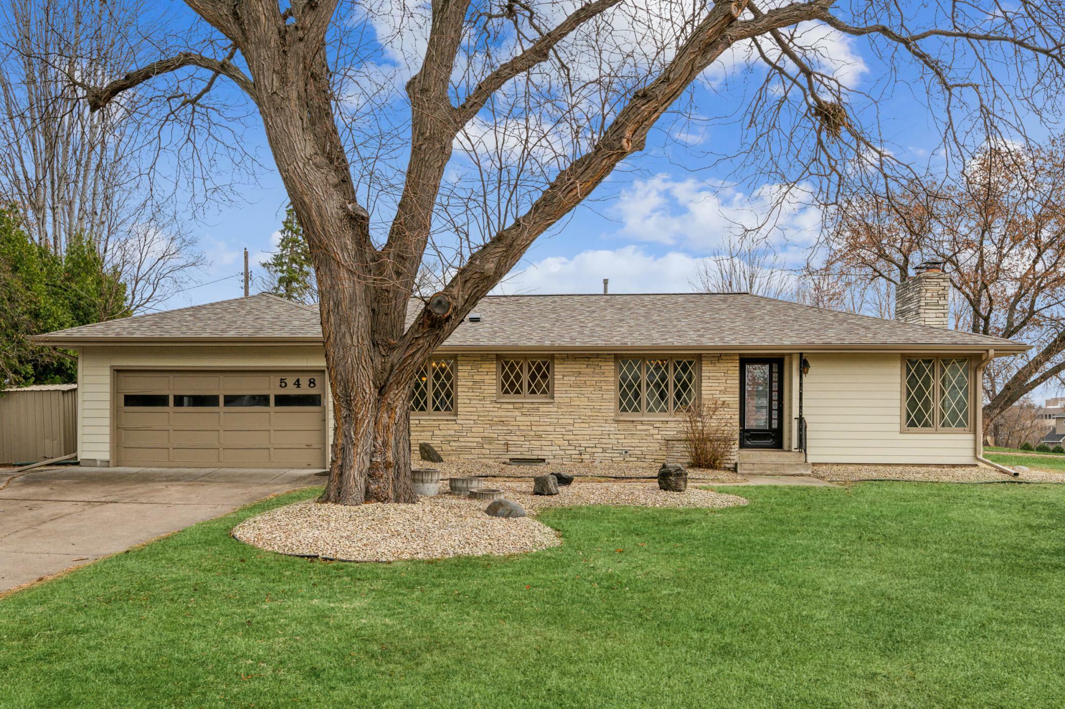 Property Photo:  548 Clover Leaf Drive  MN 55422 