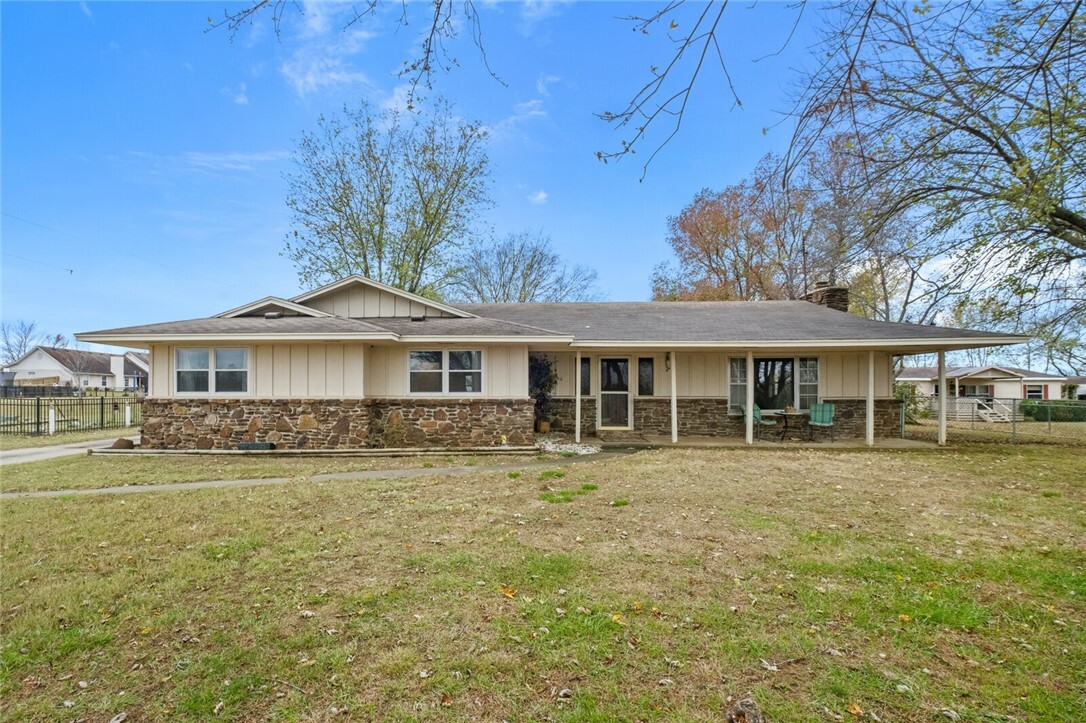 15727 N Hwy 94  Pea Ridge AR 72751 photo