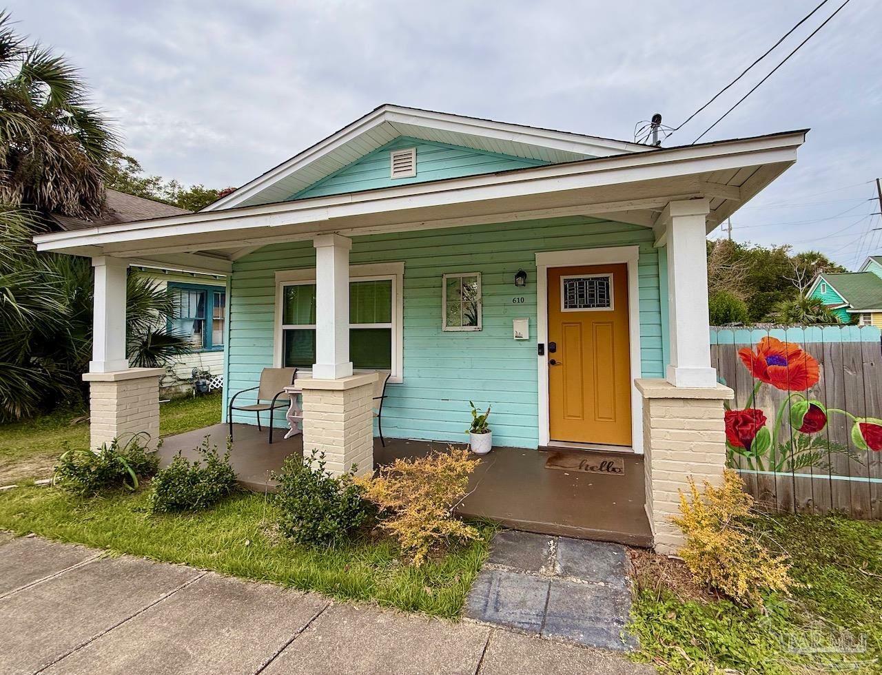 Property Photo:  610 W La Rua St  FL 32501 