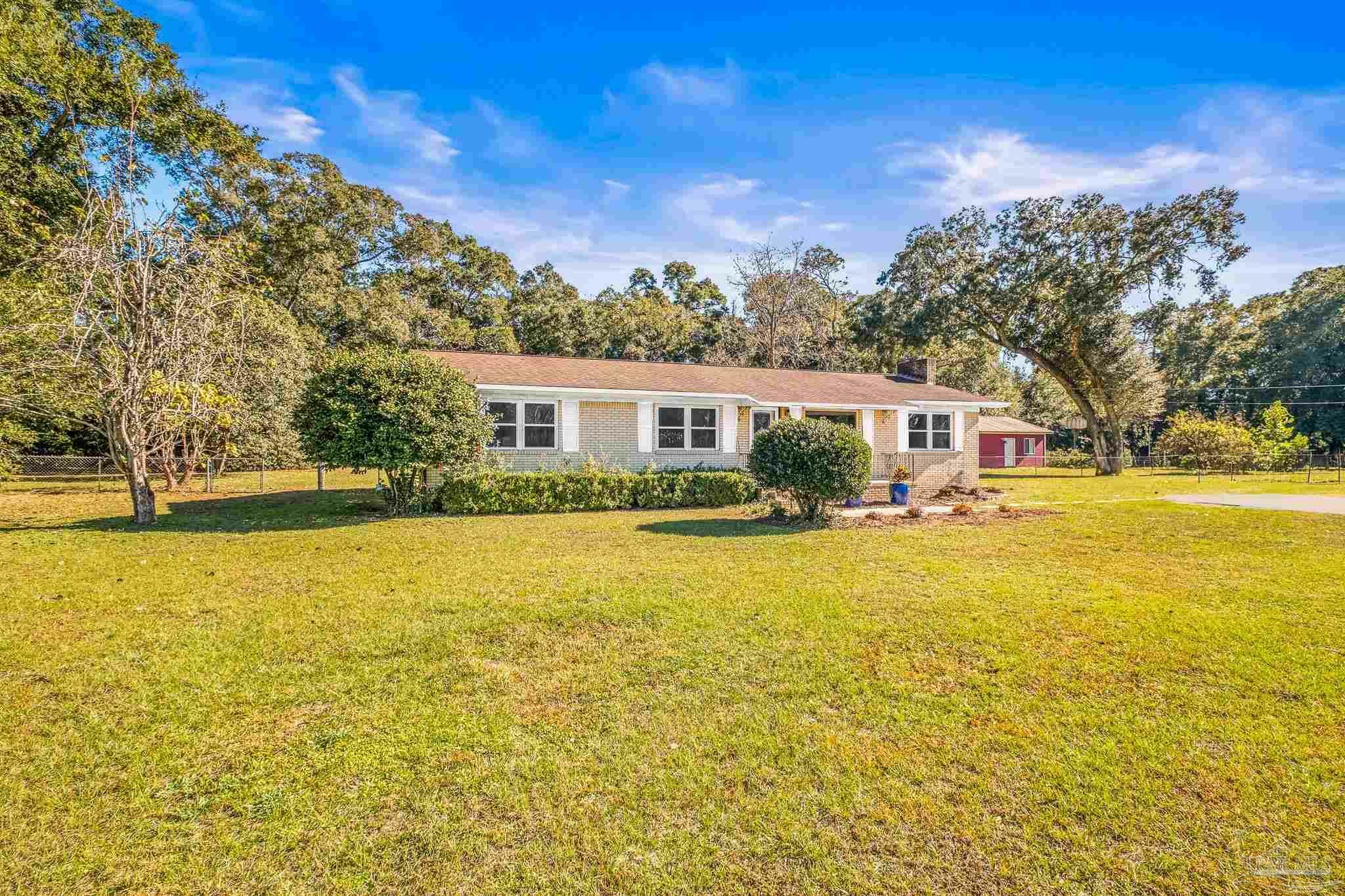 Property Photo: 7332 Maxam Ave FL 32503