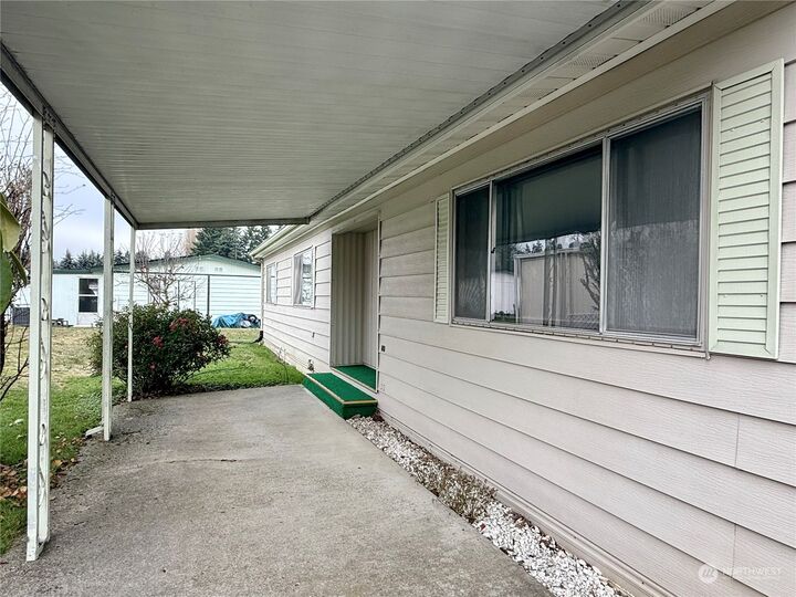 Property Photo:  1414  Alonda Lane NE  WA 98516 