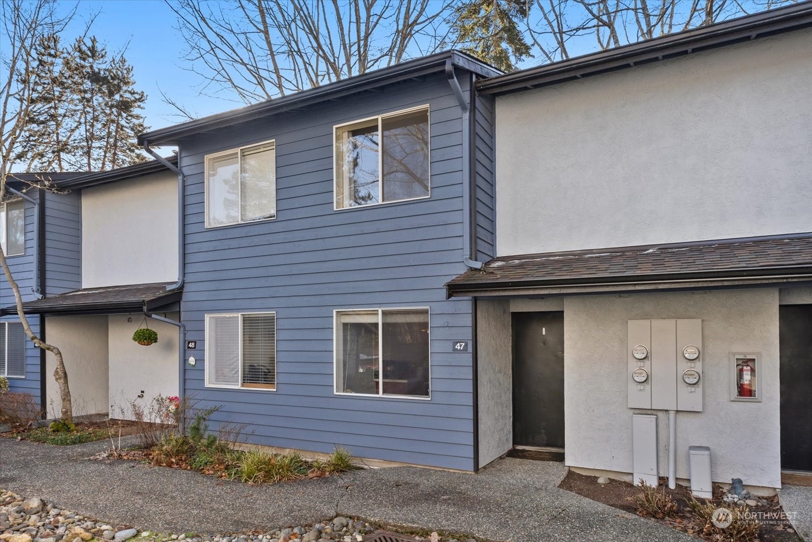 Property Photo:  160  Newport Way NW 47F  WA 98027 