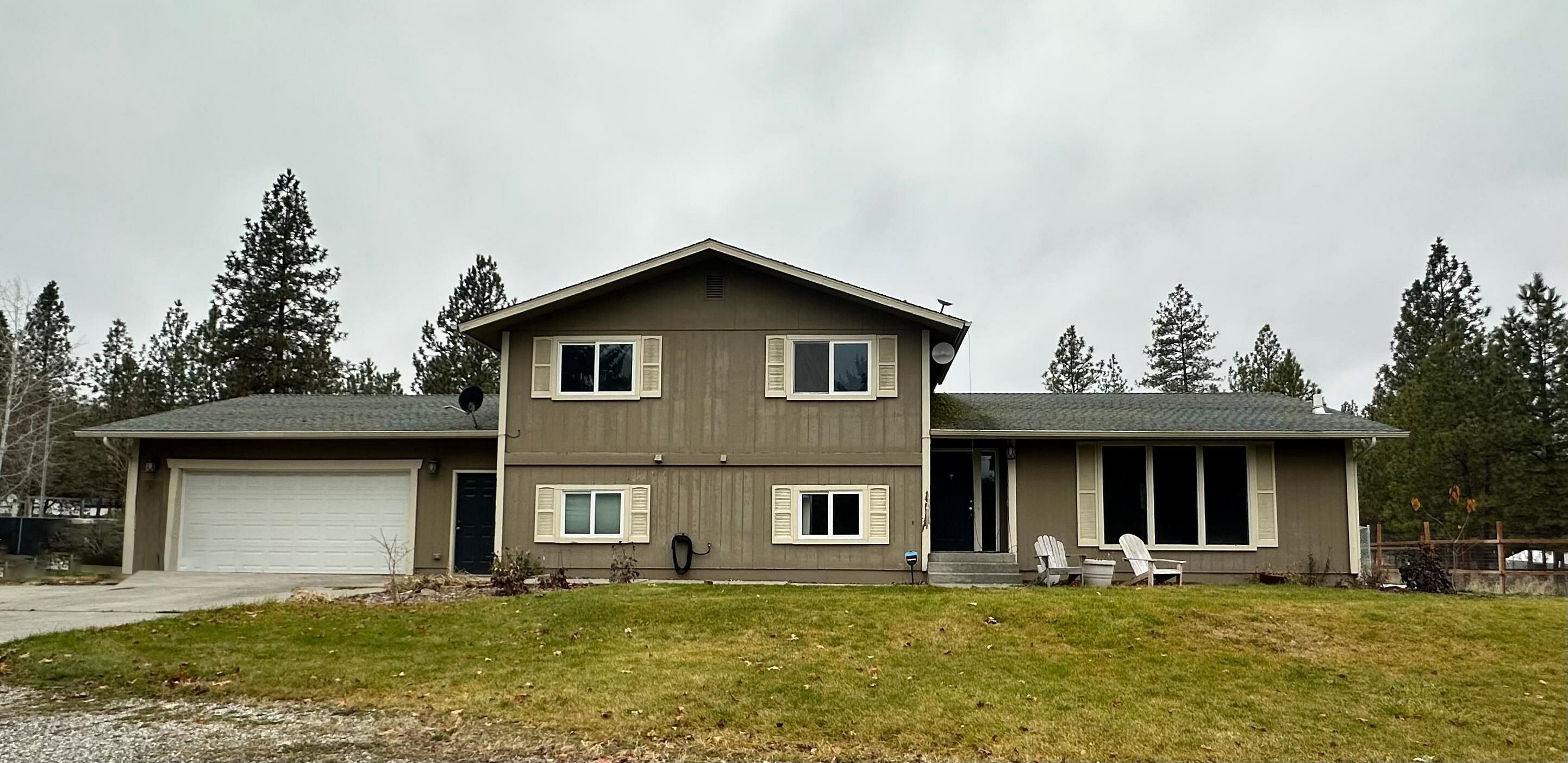 Property Photo:  16409 N Birdie Rd  WA 99026 